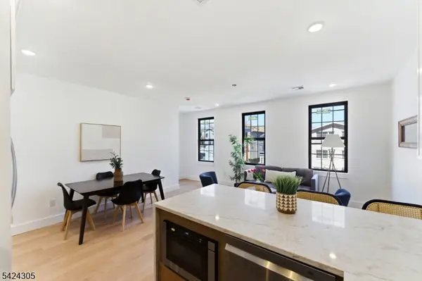 113 Oak St #2, Jersey City, NJ 07304