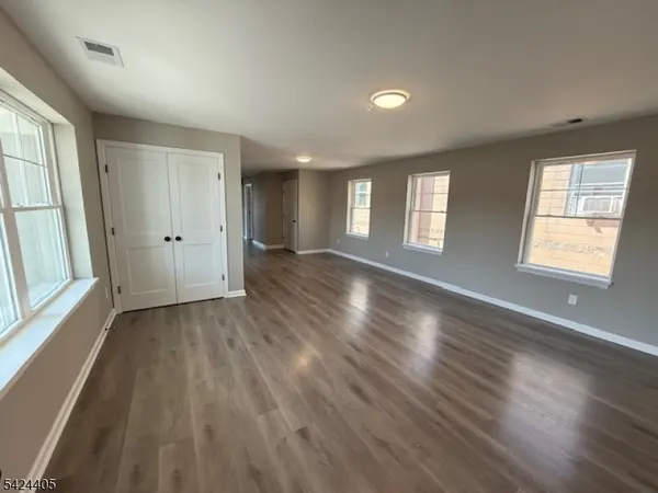 237 Main St, Hackettstown Town, NJ 07840