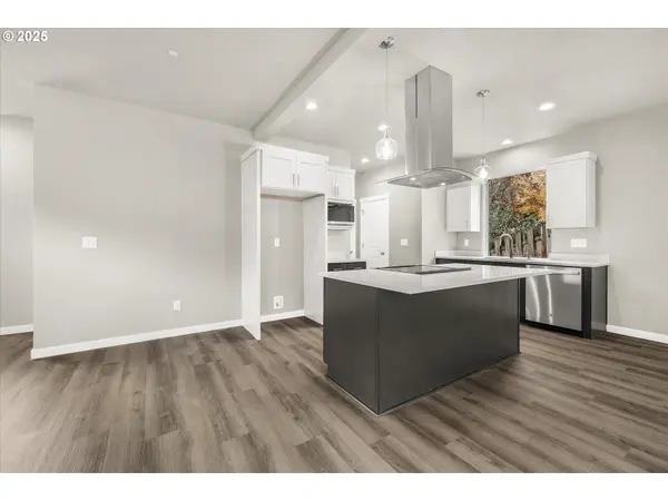 185 NW Mawrcrest AVE, Gresham, OR 97030