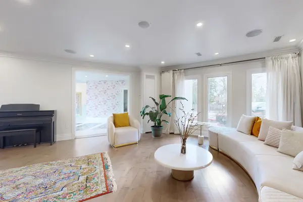 115 Lynwood CRES, King, ON L0G 1N0