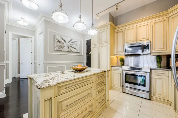 37 Galleria Pkwy #UPH2, Markham, ON L3T 0A5