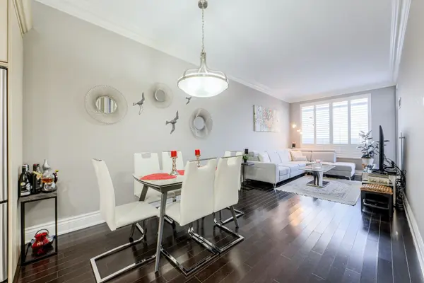 37 Galleria Pkwy #UPH2, Markham, ON L3T 0A5