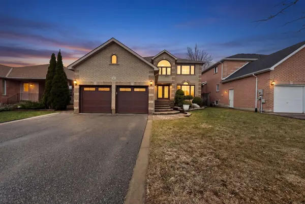 4 Chantal ST, Barrie, ON L4N 9S4