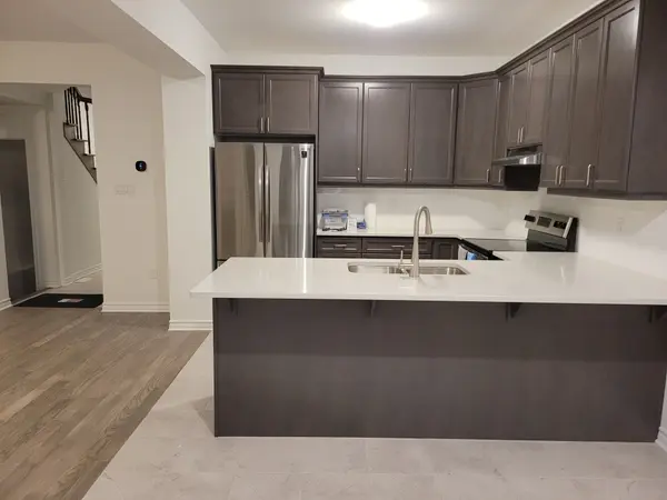 954 Chestnut HTS, Milton, ON L9E 1P8