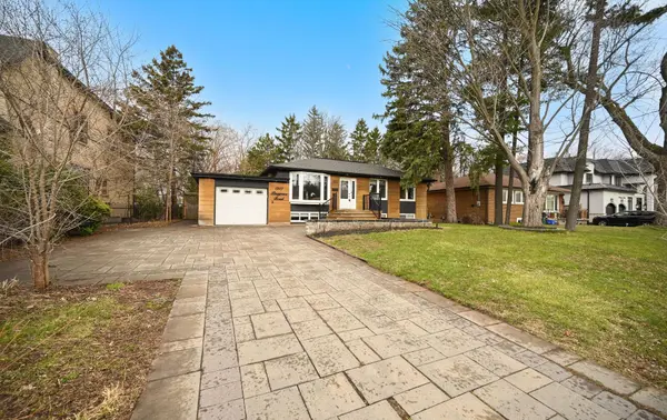 1207 Pinegrove RD, Oakville, ON L6L 2W8