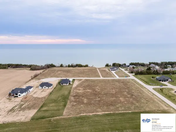 13 IRENE CRES, Bluewater, ON N0M 2T0