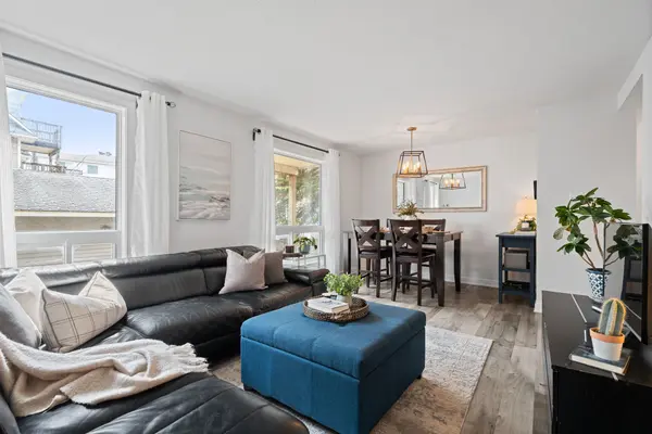 1406 Tanguay CT, Kanata, ON K2L 3X7