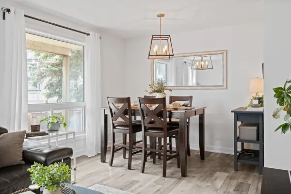 1406 Tanguay CT, Kanata, ON K2L 3X7