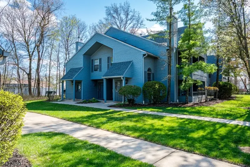 502 Woodhaven Dr #502, Edison Twp., NJ 08817