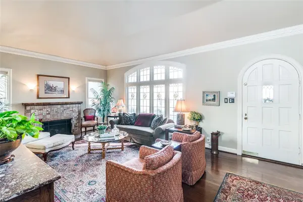 4537 Belclaire Avenue, Highland Park, TX 75205