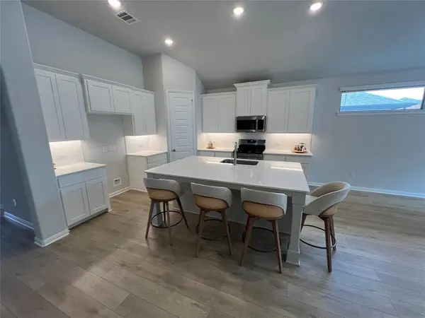 1431 Golden Meadow Drive, Van Alstyne, TX 75495