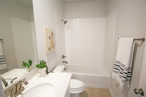 1431 Golden Meadow Drive, Van Alstyne, TX 75495