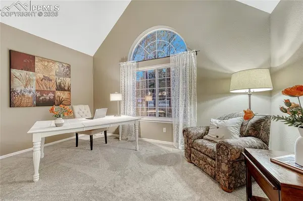 15585 Falcon Ridge CT, Colorado Springs, CO 80921