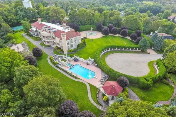 50 Laura Dr, Cedar Grove Twp., NJ 07009