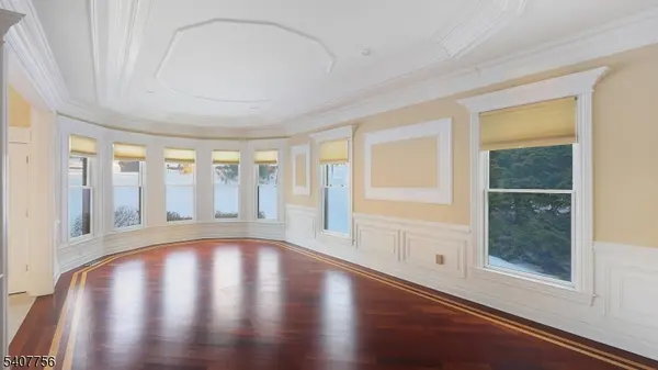 89 Knollwood Dr, Watchung Boro, NJ 07069