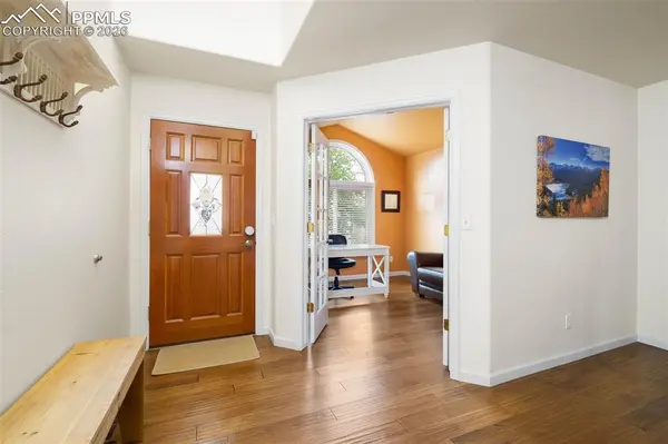 146 Luxury LN, Colorado Springs, CO 80921