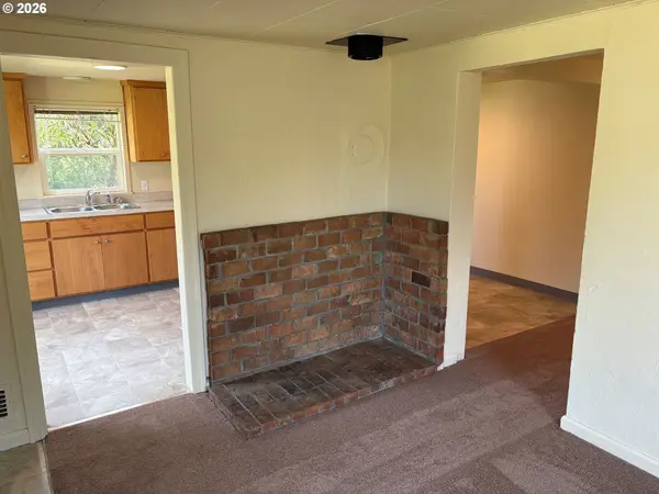 200 AZALEA DR, Eugene, OR 97404