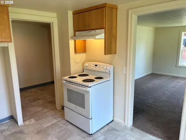 200 AZALEA DR, Eugene, OR 97404