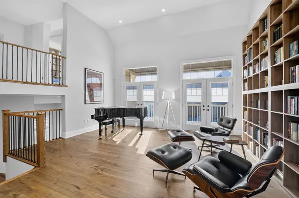 3329 Vernon Powell DR, Oakville, ON L6H 0Y4