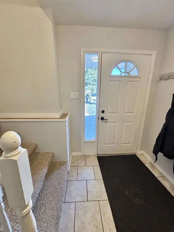 3 1st AVE #Lower, Prince Edward County, ON K0K 3L0