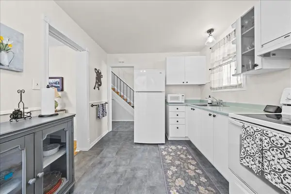 3310 Southgate RD #221, Hunt Club - South Keys And Area, ON K1V 8X4