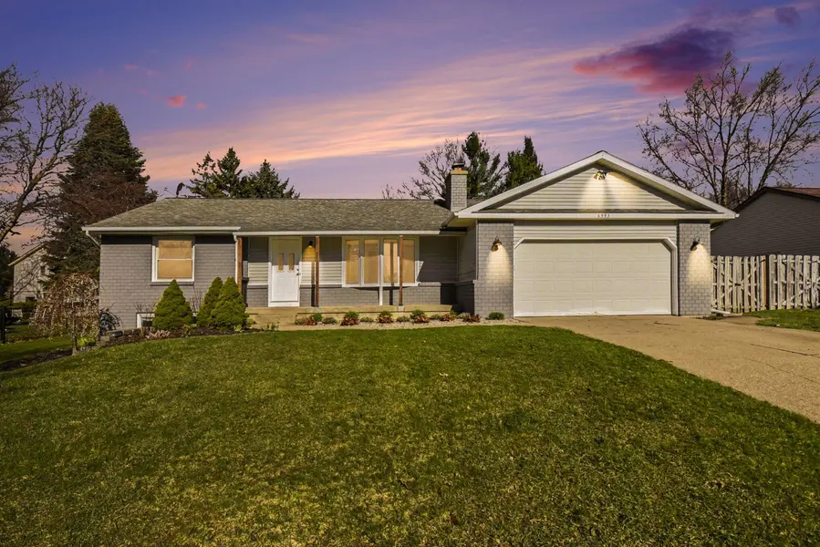 6593 Crownpointe DR SW, Byron Twp, MI 49315