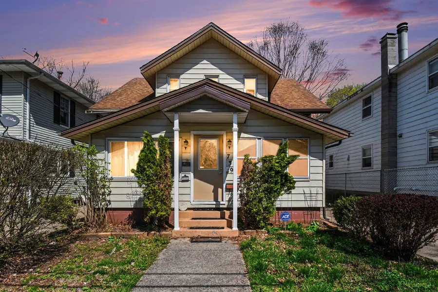 739 Maple ST, Niles City, MI 49120