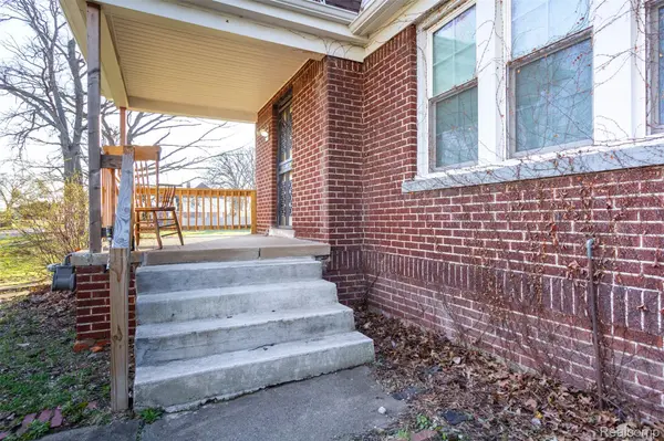 2261 Lawrence ST, Detroit, MI 48206