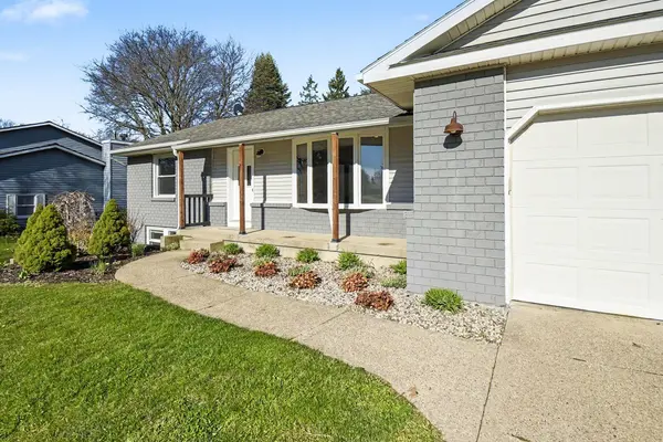 6593 Crownpointe DR SW, Byron Twp, MI 49315