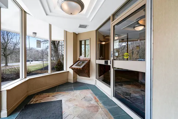 4 Park Vista N/A #1508, Toronto E03, ON M4B 3M8