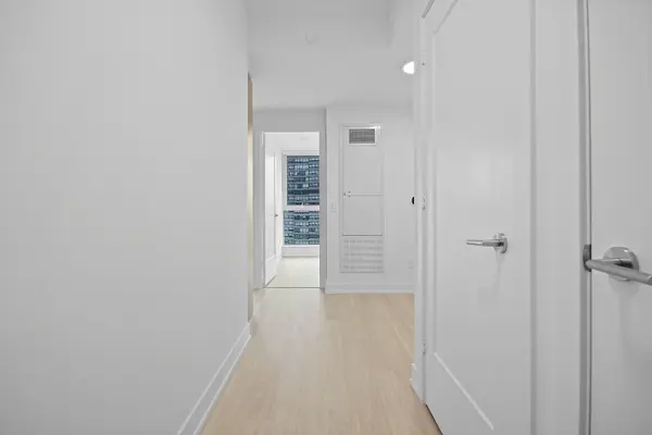 25 Cordova AVE #1001, Toronto W08, ON M9A 0E5