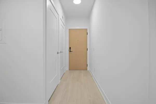 25 Cordova AVE #1001, Toronto W08, ON M9A 0E5