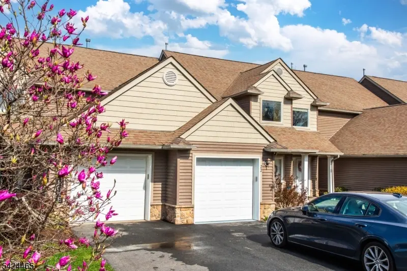 24 Clubhouse Rd, Hardyston Twp., NJ 07419