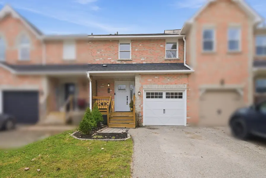 16 Wheler CT, Uxbridge, ON L9P 1T8