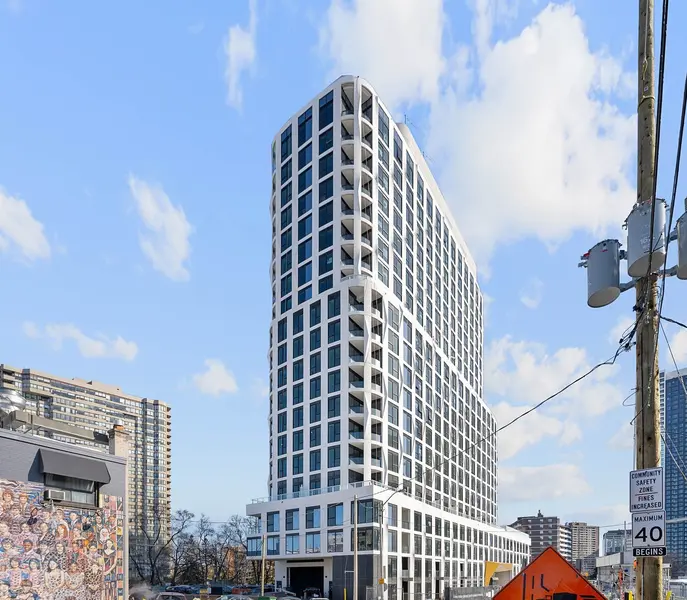 25 Cordova AVE #1802, Toronto W08, ON M9A 0E5