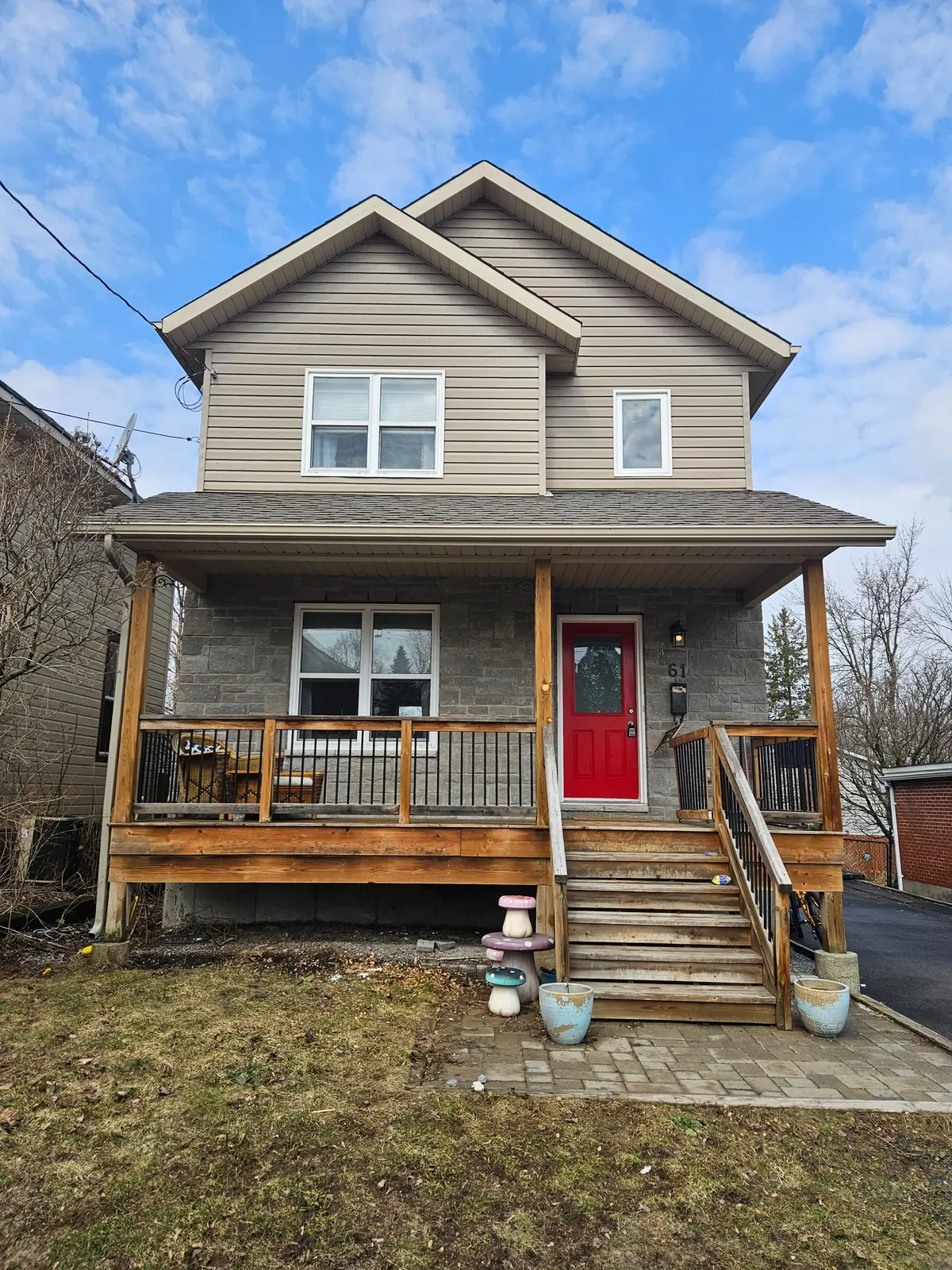 61 Herriott ST, Carleton Place, ON K7C 2A6