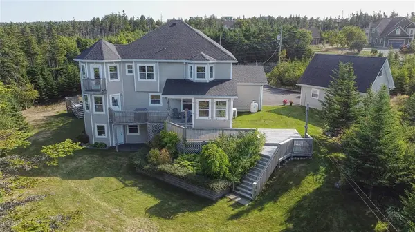 28 Vineyard Drive, Paradise, NL A1L3W5