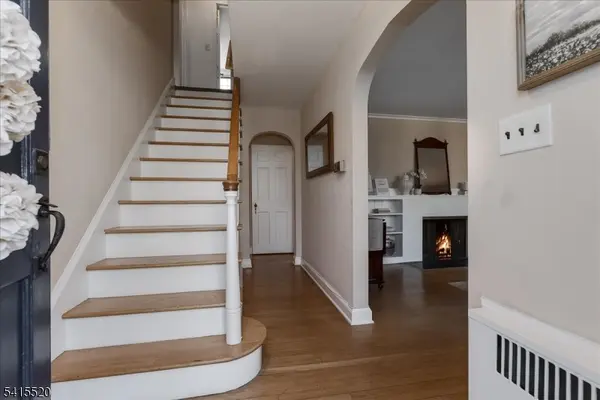 241 Evergreen Ct, Mountainside Boro, NJ 07092