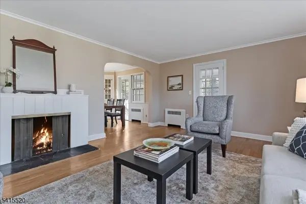 241 Evergreen Ct, Mountainside Boro, NJ 07092