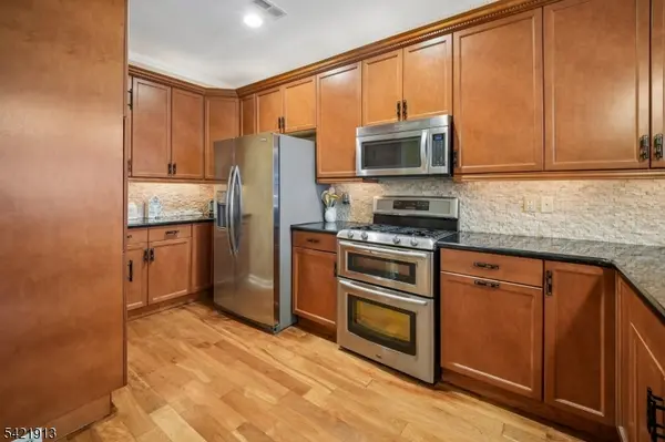 1403 Pointe Gate Dr #1403, Livingston Twp., NJ 07039