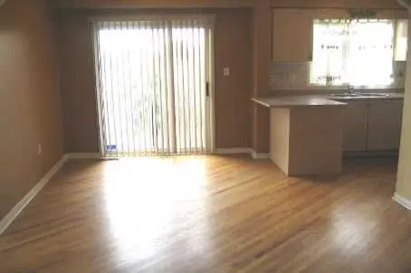 1591 South Parade CT #30, Mississauga, ON L5M 6G1