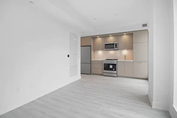 25 Cordova AVE #1704, Toronto W08, ON M9A 0E5