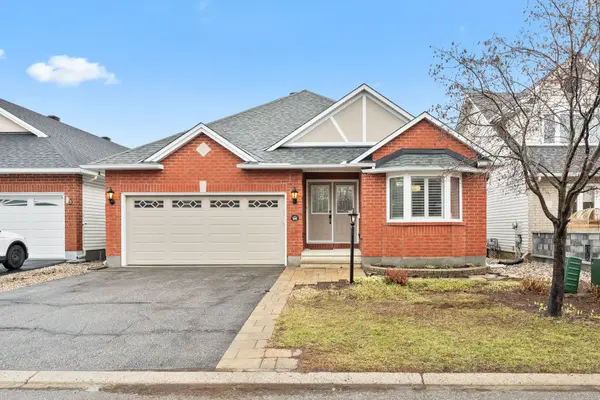 38 North Harrow DR, Barrhaven, ON K2J 4V7