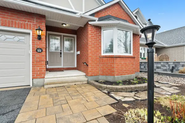 38 North Harrow DR, Barrhaven, ON K2J 4V7