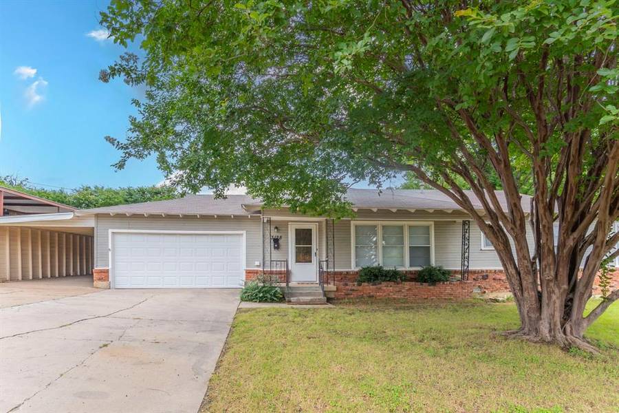 3128 Ray Drive, Haltom City, TX 76117