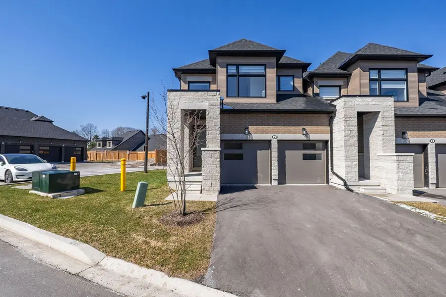 2 Lois Torrance TRL, Uxbridge, ON L9P 0R9