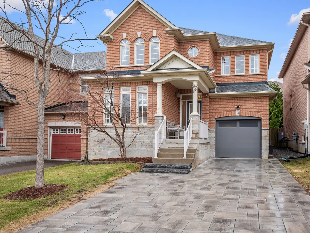 45 Chardonnay DR, Vaughan, ON L4J 8R8