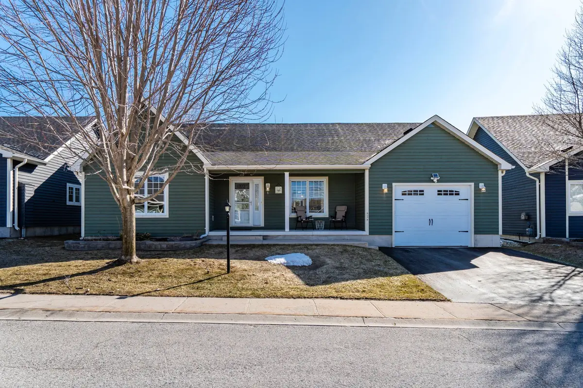 1 Gidley CT, Penetanguishene, ON L9M 0A7