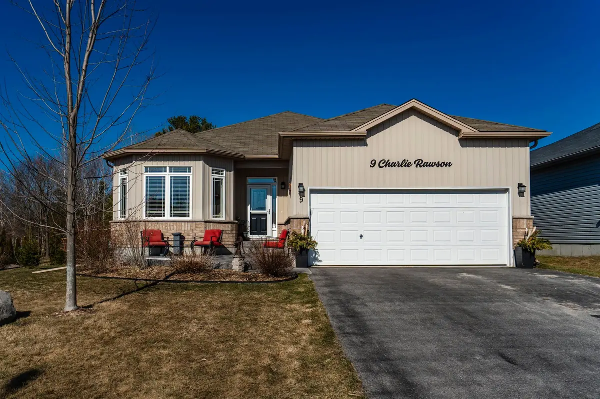9 Charlie Rawson BLVD, Tay, ON L0K 2A0