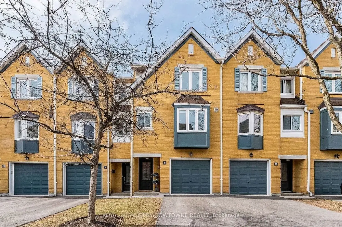 2300 Brays LN #21, Oakville, ON L6M 3J9